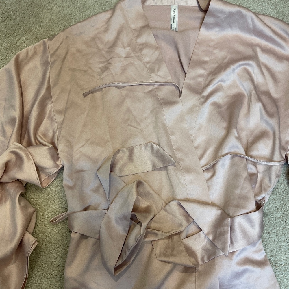 Flora Nikrooz (Revolve) short nightgown/robe in nude/dusty pink (XS)